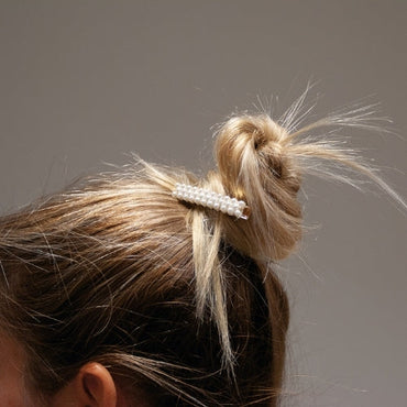 EUROSTIL – Pinça Retangular Dourada Larga com Perolas 2un - 06937